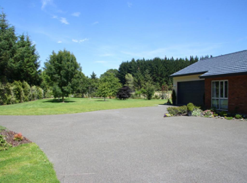 The Meadows Villa Christchurch Exterior photo